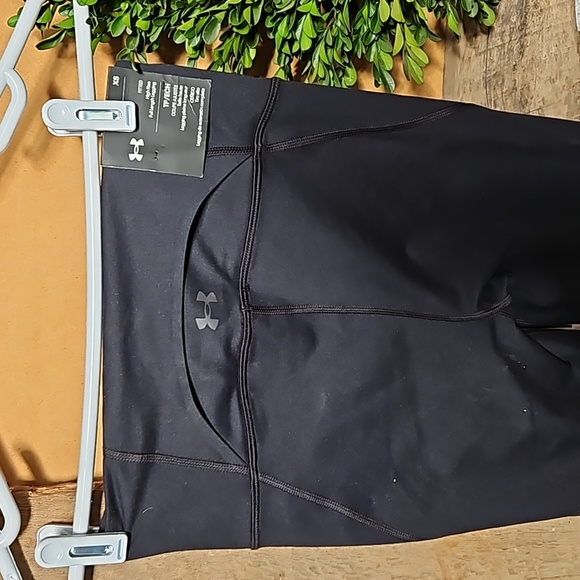 NWT UA fitted straight leg  high rise full length legging - Picture 2 of 5